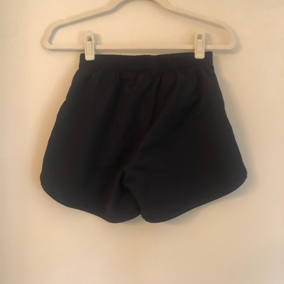 UNDER ARMOUR black shorts size small - Picture 8 of 8